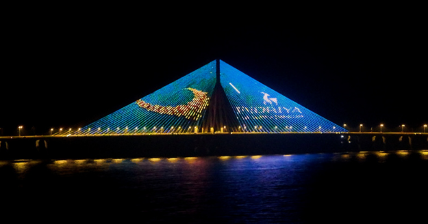 Indriya by Aditya Birla Jewellery illuminates Bandra-Worli Sea Link with festive light projections celebrating Dhanteras 2025