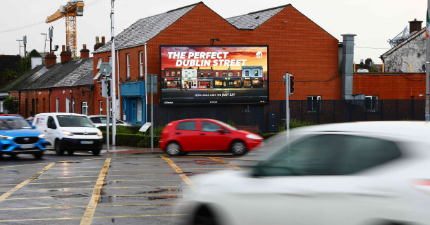 VIOOH, JCDecaux Ireland Ink DOOH Deal
